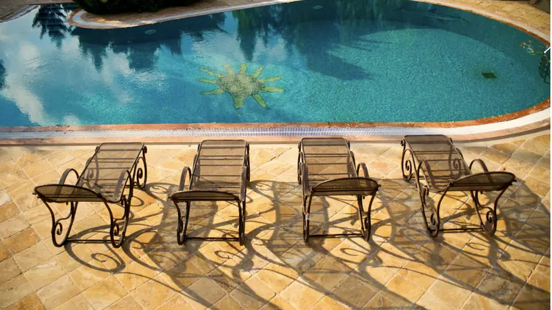 Custom Pool Design Ideas for Long, Narrow Backyards