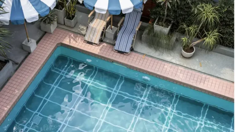 Designing a Pool That Supports Quiet, Solo Use